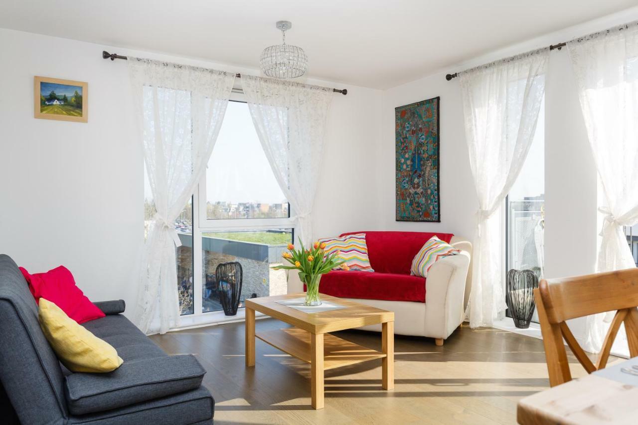 Contemporary Trumpington Apartment With Self Check-In ,Free On-Site Parking, Terrace, Super Fast Wifi & 5 Mins Drive To Papworth & Addenbrookes Hospitals Cambridge  Kültér fotó